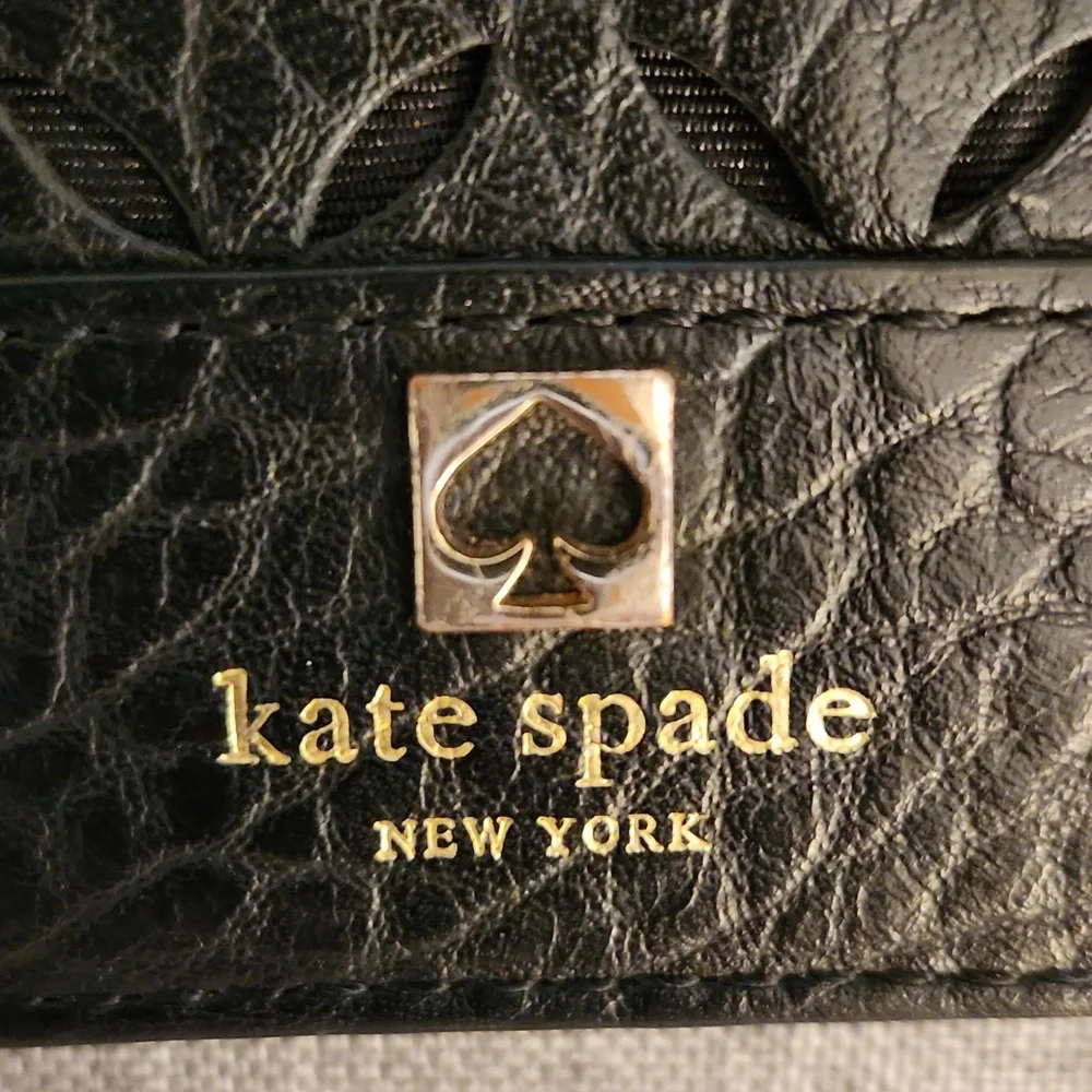 Kate Spade Perri Lane Linney Wallet/Wristlet W/ Beautiful Cutout Detail - Picture 9 of 10